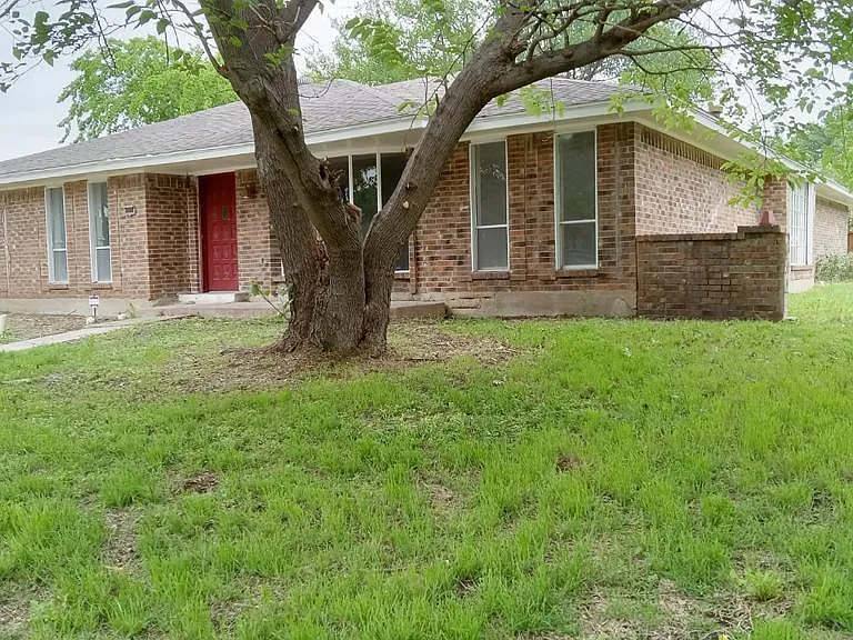 1140 Shadywood Ln — Photo 46