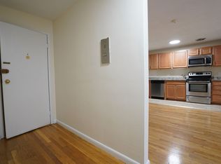 208 Babcock St #4E, Brookline, MA 02446