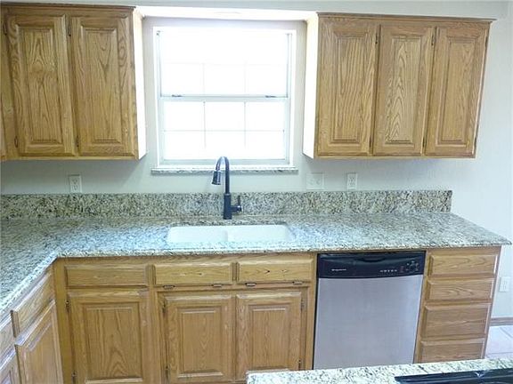 4th image of 1218 Oriental Ave