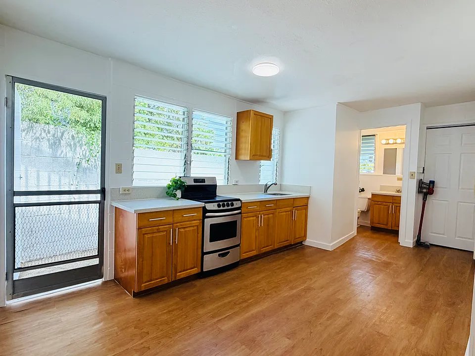 1246 Akamai St #3