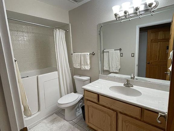 5th image of 4461 Walden Ln NE