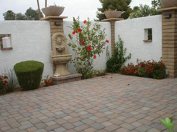 3rd image of 4901 E Larkspur Dr