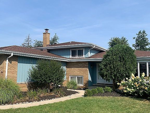 2nd image of 6112 W 123rd St