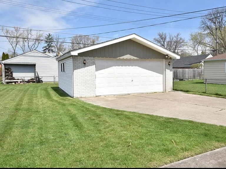 523 E La Salle Ave — Photo 21