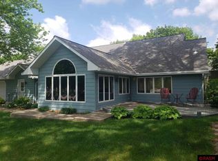 204 Joy Ave SW, Madelia, MN 56062
