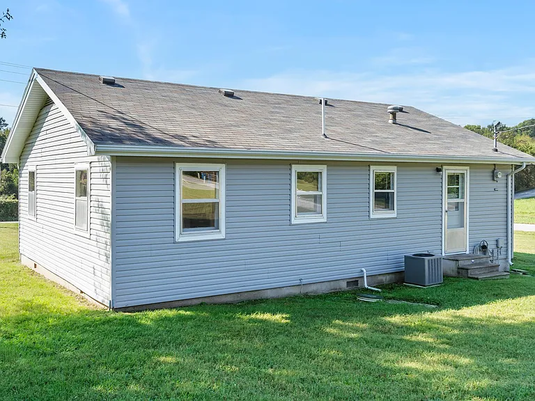 1415 W Inman Rd — Photo 22