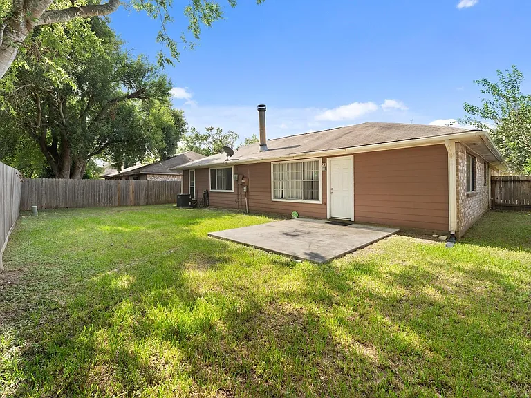 1202 Manorglen Dr — Photo 20