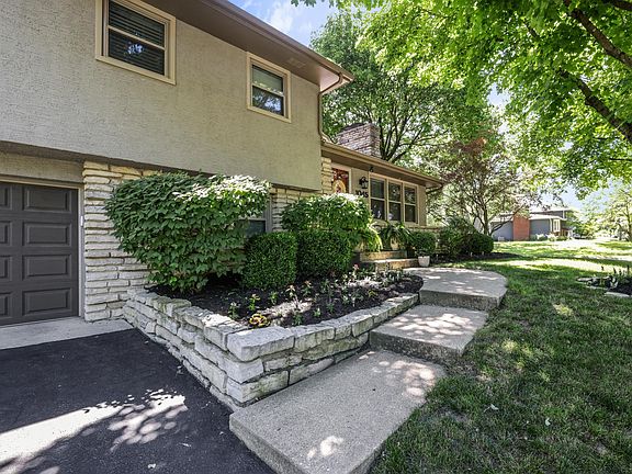4th image of 1045 Shady Hill Dr