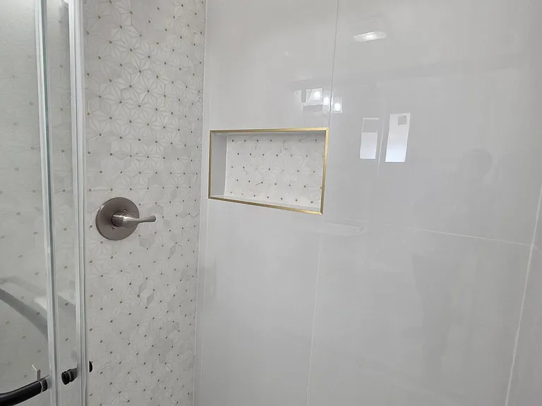 302 Quincy Ave — Photo 29