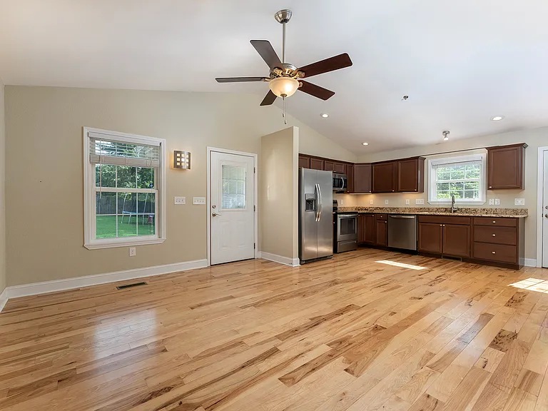 32 Oakcrest Dr — Photo 4