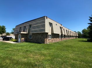 2144 8th Ave NW APT 215, East Grand Forks, MN 56721