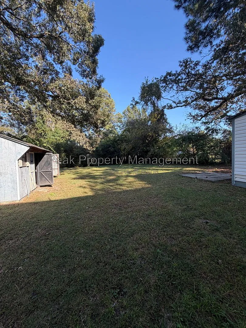 2 bed, 1.0 bath, 933 sqft, $1,450 — Photo 3