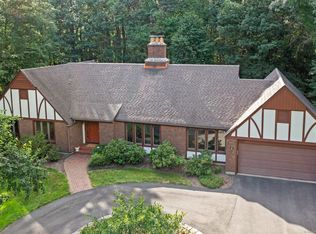 1 Cobblestone Rd, Glastonbury, CT 06033