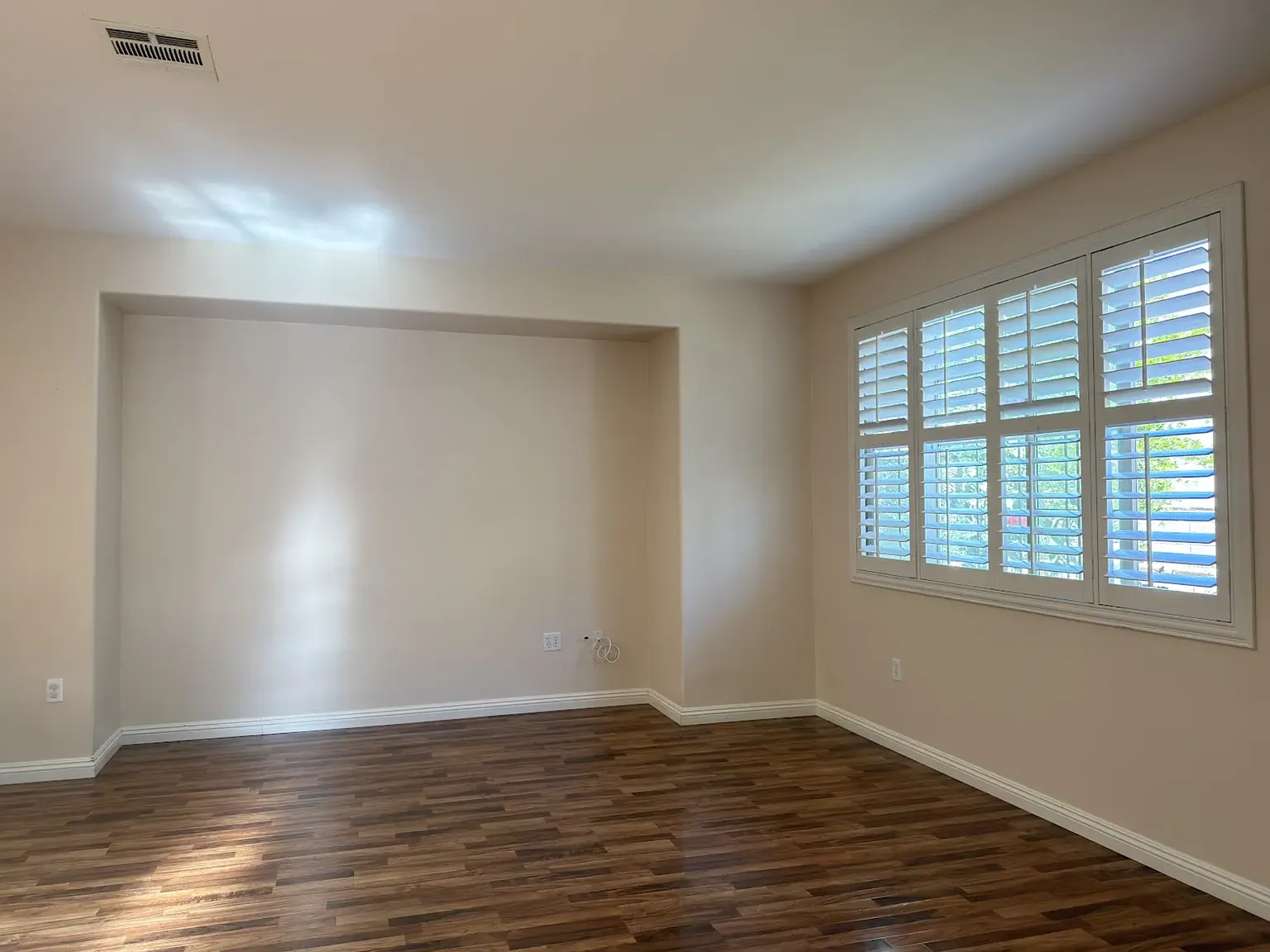4 bed, 2.5 bath, 2258 sqft, $3,600 — Photo 4