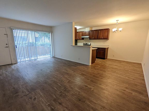 3rd image of 1242 Wellesley Ave APT 3