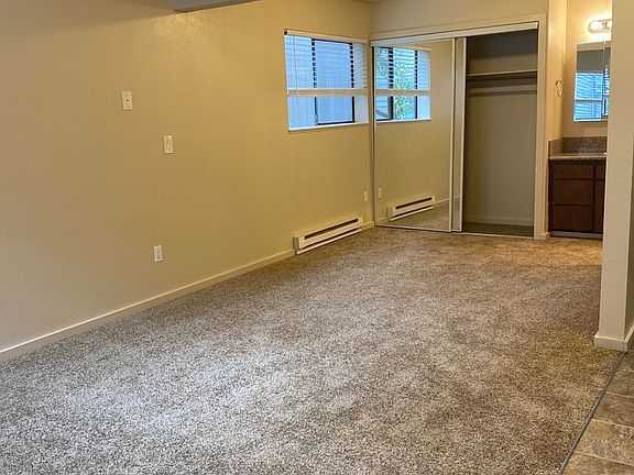 5th image of 300 NW 14th St #10