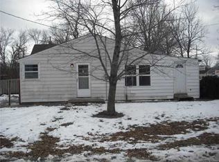 920 Franklin St, Center Point, IA 52213