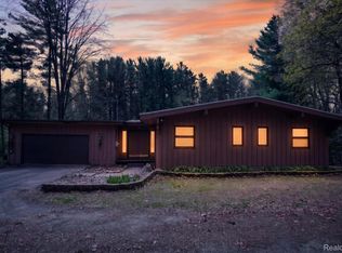 3301 Jewell Rd, Howell, MI 48843