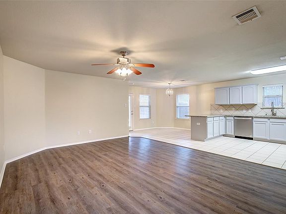 5th image of 3614 Wolf Creek Ln