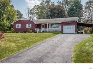 15 Shopis Dr, Putnam Valley, NY 10579