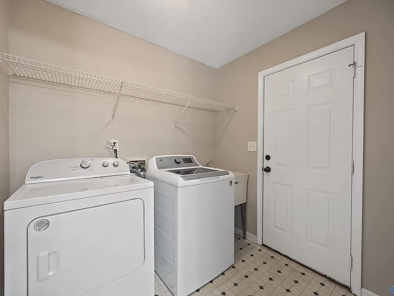 115 Medicine Bend Ct — Photo 8