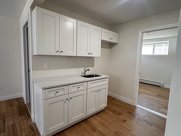 4th image of 14 Dole St #5