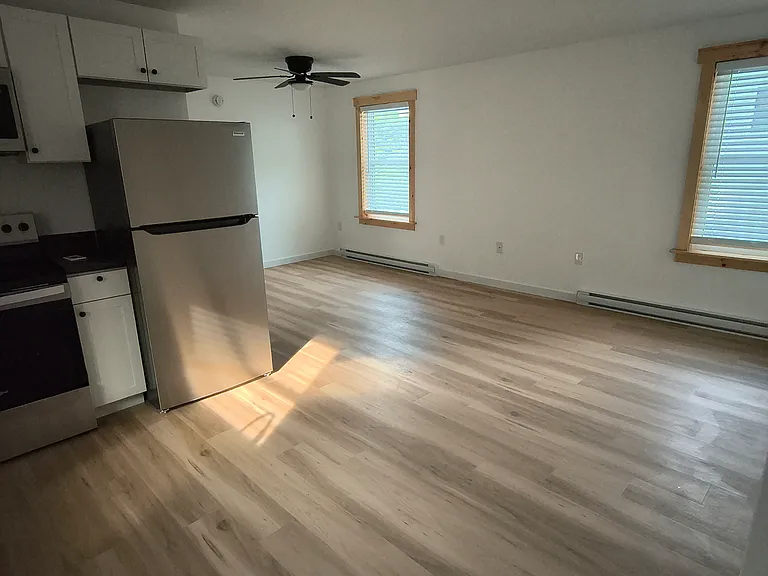 4 Highland Ave — Photo 8