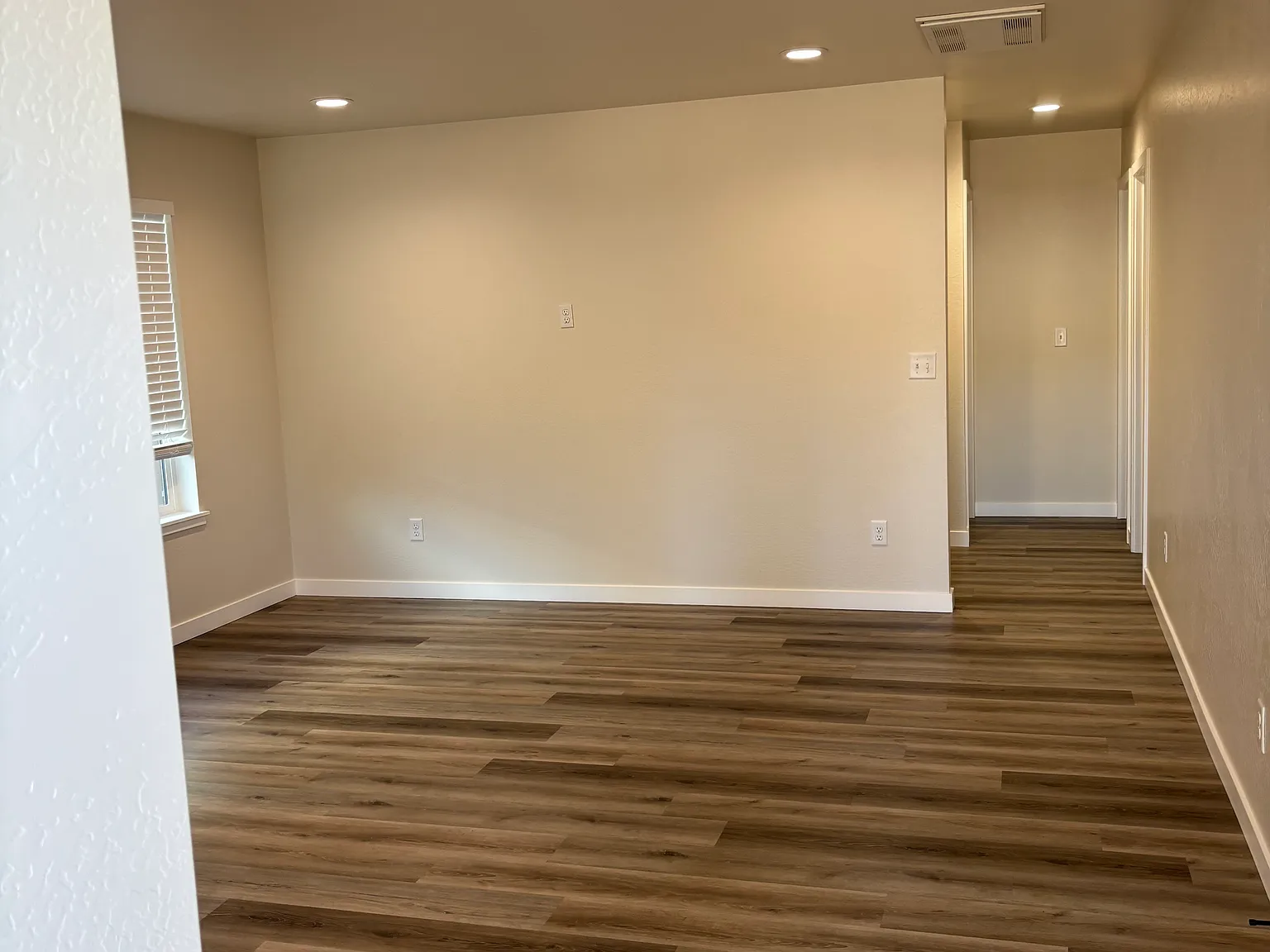 2 bed, 875 sqft, $1,650 — Photo 3
