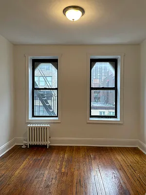 Rented by Jonis Realty | media 3