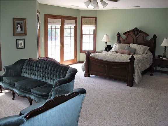 5th image of 109 Hunters Creek Dr