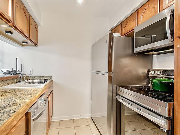4th image of 101 Parkview Blvd
