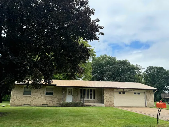 109 Hillside Dr, Charles City, IA 50616
