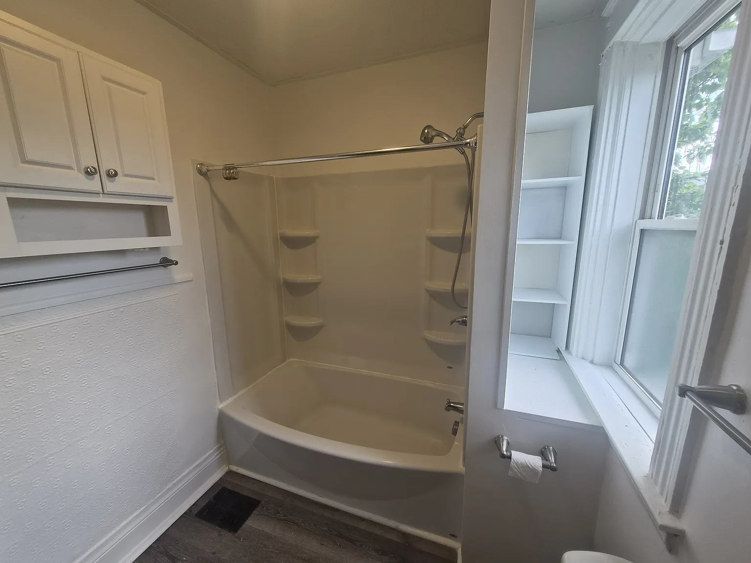 3 bed, 1457 sqft, $1,800 — Photo 4