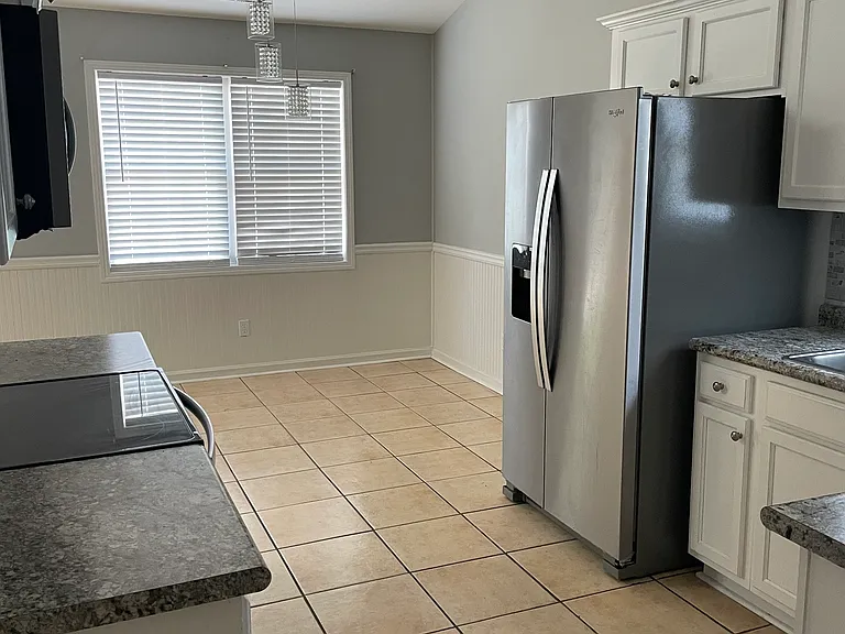 907 Downing Dr — Photo 6