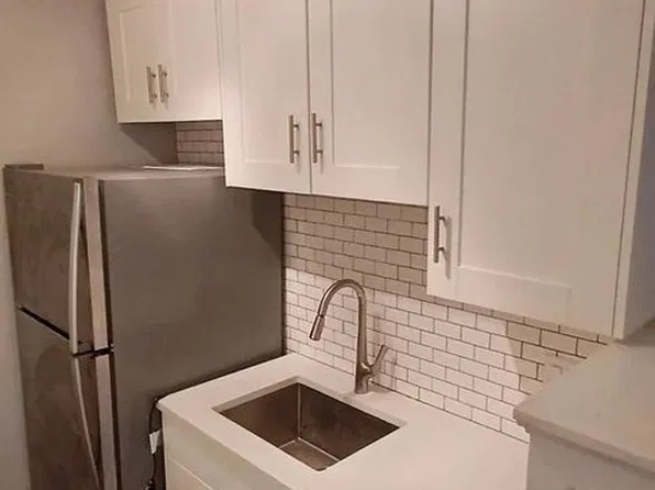 1600 W Granville Ave APT 3H, Chicago, IL 60660