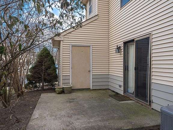 3rd image of 1510 Jasmine Ct