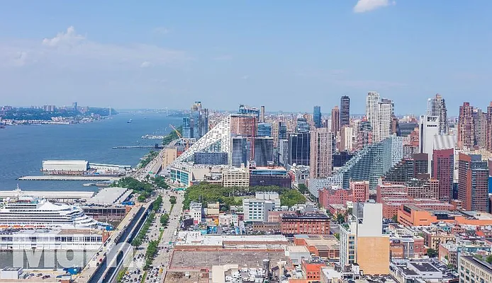 Rented by Mdrn Residential | media 22