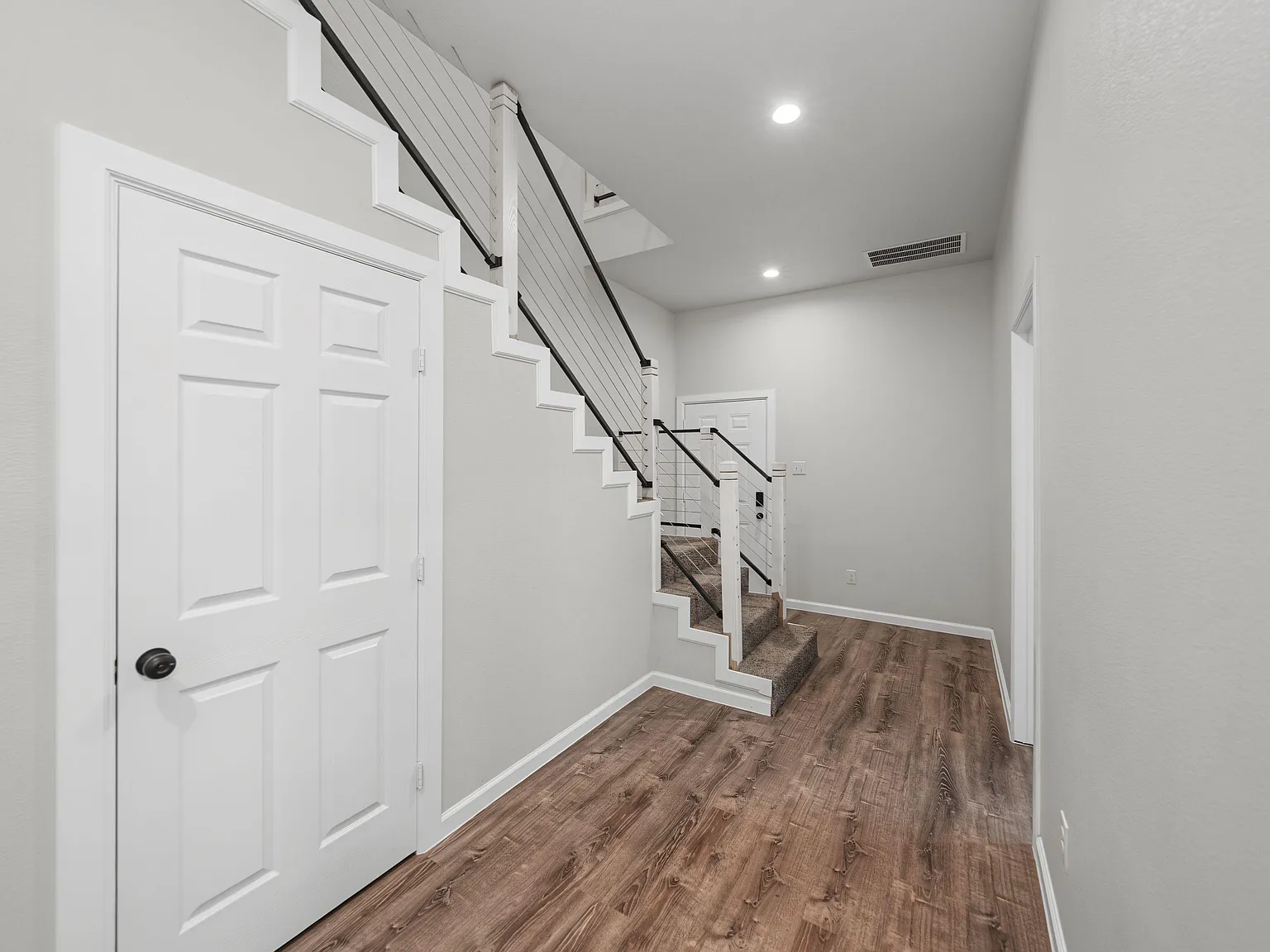 4 bed, 7.5 bath, 1700 sqft, $905 — Photo 4