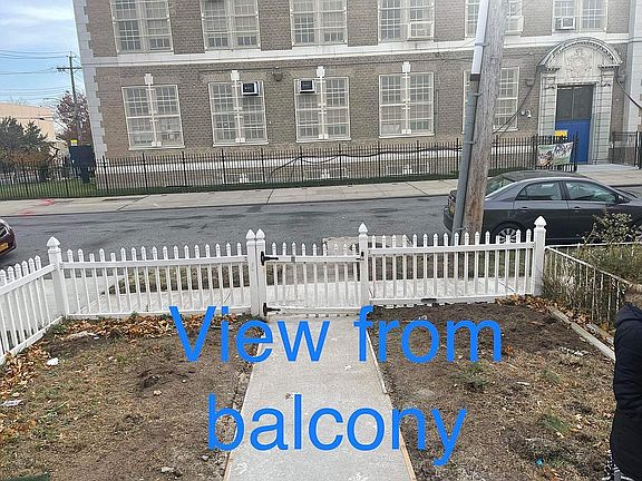 3rd image of 17925 136th Ave