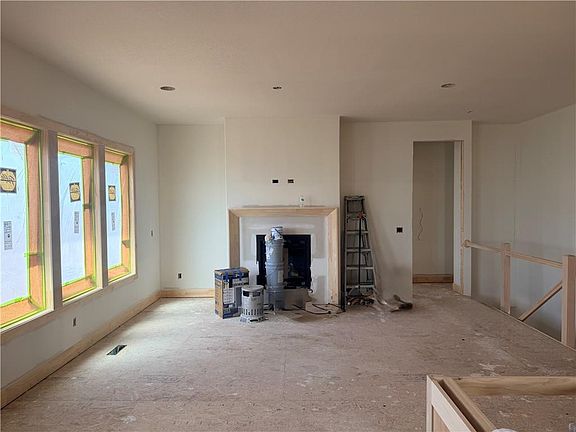 5th image of 20804 Emerald St