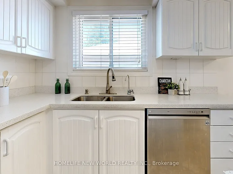 93 Clark Ave #MAIN FLOOR — Photo 11