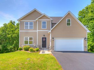 1203 Walnut Ridge Rd, Christiansburg, VA 24073