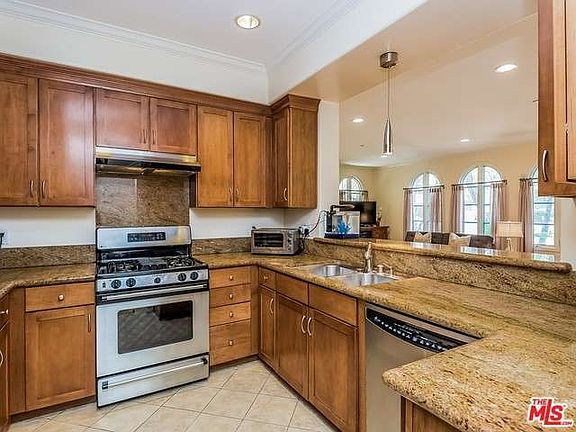 5th image of 1861 Veteran Ave APT 102