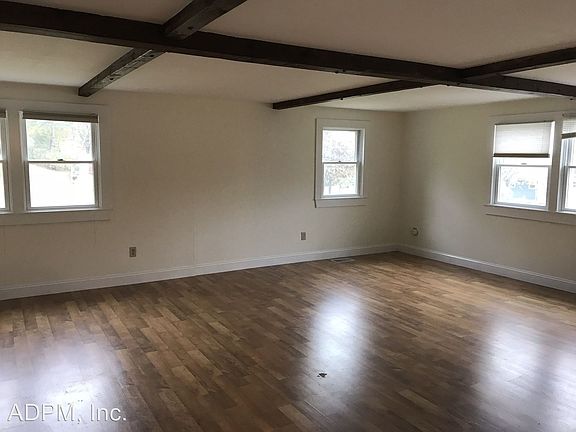 4th image of 130 Low St