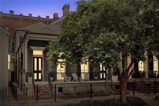939 Jackson Ave — Photo 11