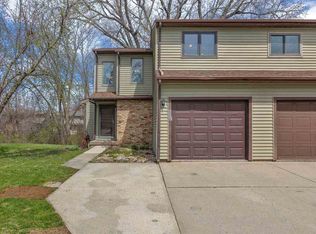 2326 Plaen View Dr, Iowa City, IA