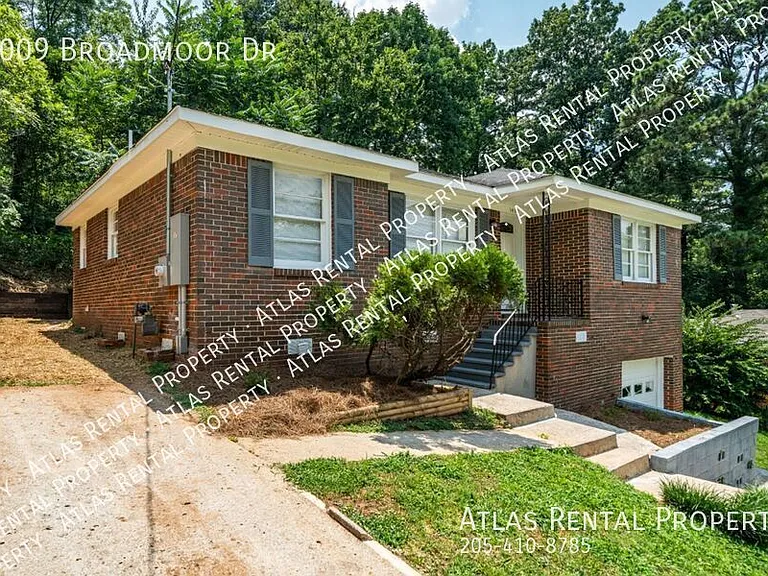 1009 Broadmoor Dr — Photo 2
