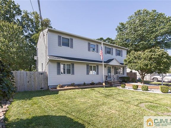 2nd image of 203 Garden Dr
