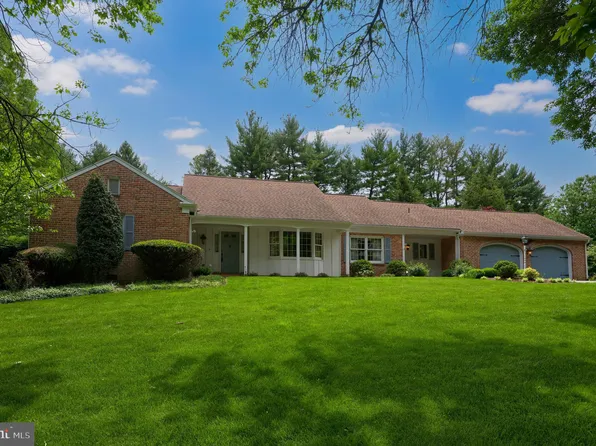 1638 Meadowlark Rd, Wyomissing, PA 19610