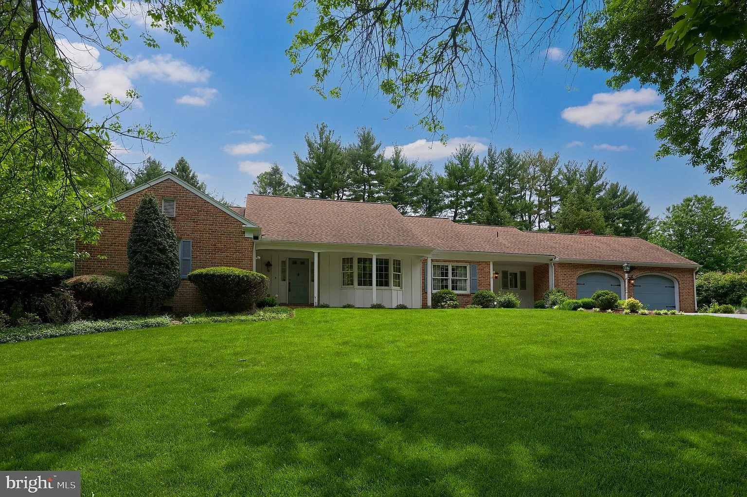 1638 Meadowlark Rd photo 1